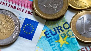 Euro-Geldstücke und Scheine