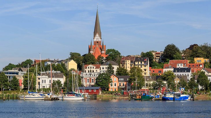 <a href="/nachrichten/baulandfonds-in-schleswig-holstein" target="_self">Baulandfonds in Schleswig-Holstein</a>
