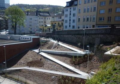 Wuppertal, Dessauer Straße: Barrierefrei wiedergenutzte Brachfläche in hochverdichteter Innenstadtrandlage